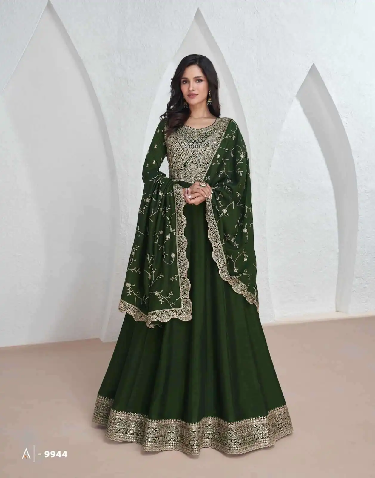 FC Saroj 9943 Green Vichitra Salwar Suit with Embroidery Work & Lace Work. Special Price ₹3049. Delivery 4-6 Working Days. Shop now. | Casual Suits, Jump Suits, Tops & Bottoms, Track Suits, Trendy Wear, Creative suits, Designer Suits, Palazzo Suits, Party Wear Suits, Patiala Suits, Salwar suit, Straight Suits
