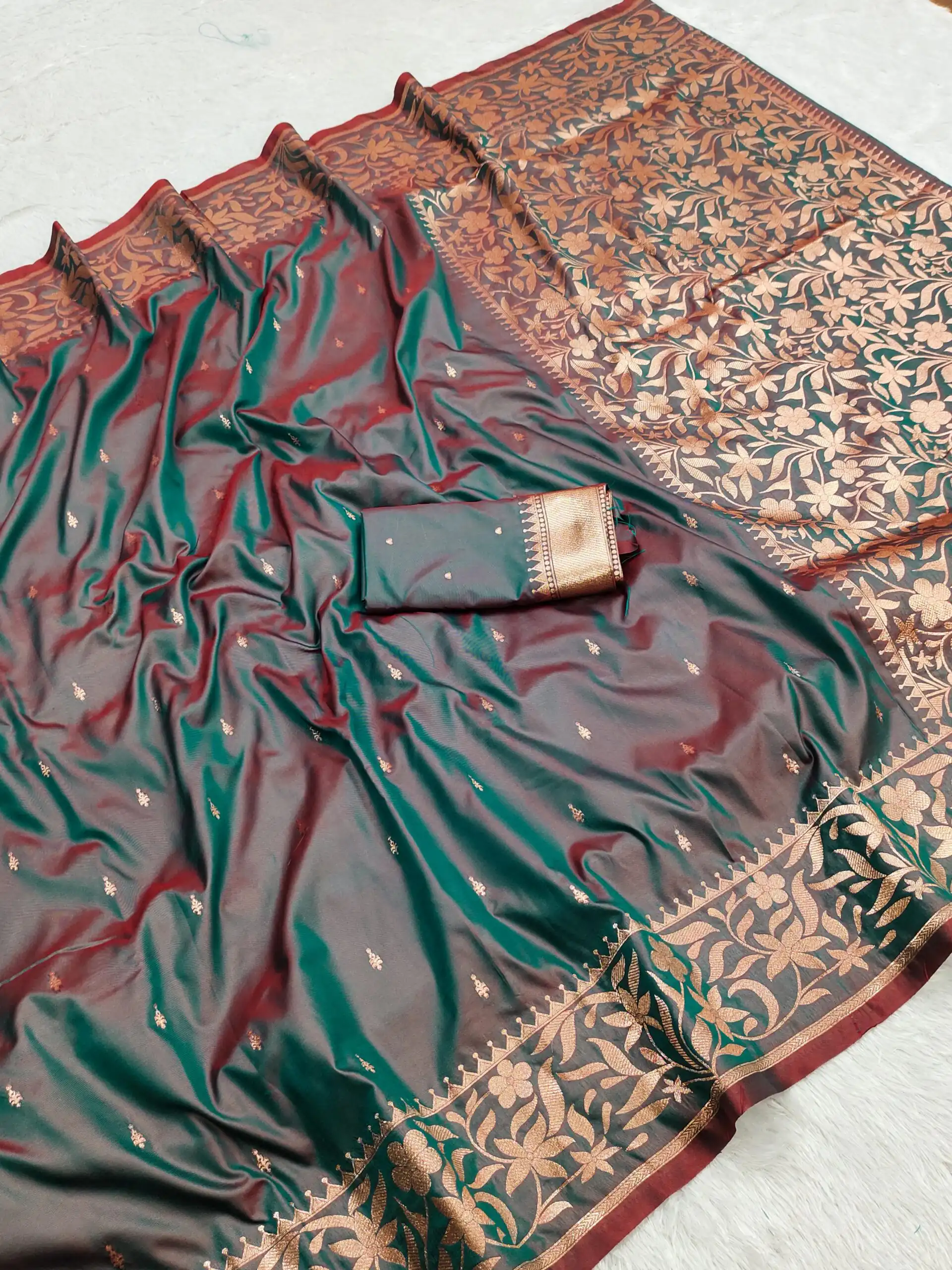 MB 197 Grey Color Banarasi Silk Saree with Zari Work & Lace Work. Exclusive Offer ₹1899. Delivery 4-6 Working Days. Shop now. | Creative Sarees, Embroidered Sarees, Bollywood Sarees, Designer Sarees, Ethnic Saree, Modern Digital sarees, Party Wear Sarees, Sarees