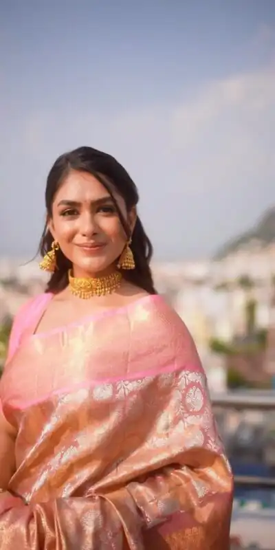 KP 6078 Light Pink in Color Soft Lichi Silk Designer Work Saree . Now at just ₹1449. Delivery 4-6 Working Days. Shop now. | Creative Sarees, Embroidered Sarees, Bollywood Sarees, Designer Sarees, Ethnic Saree, Modern Digital sarees, Party Wear Sarees, Sarees