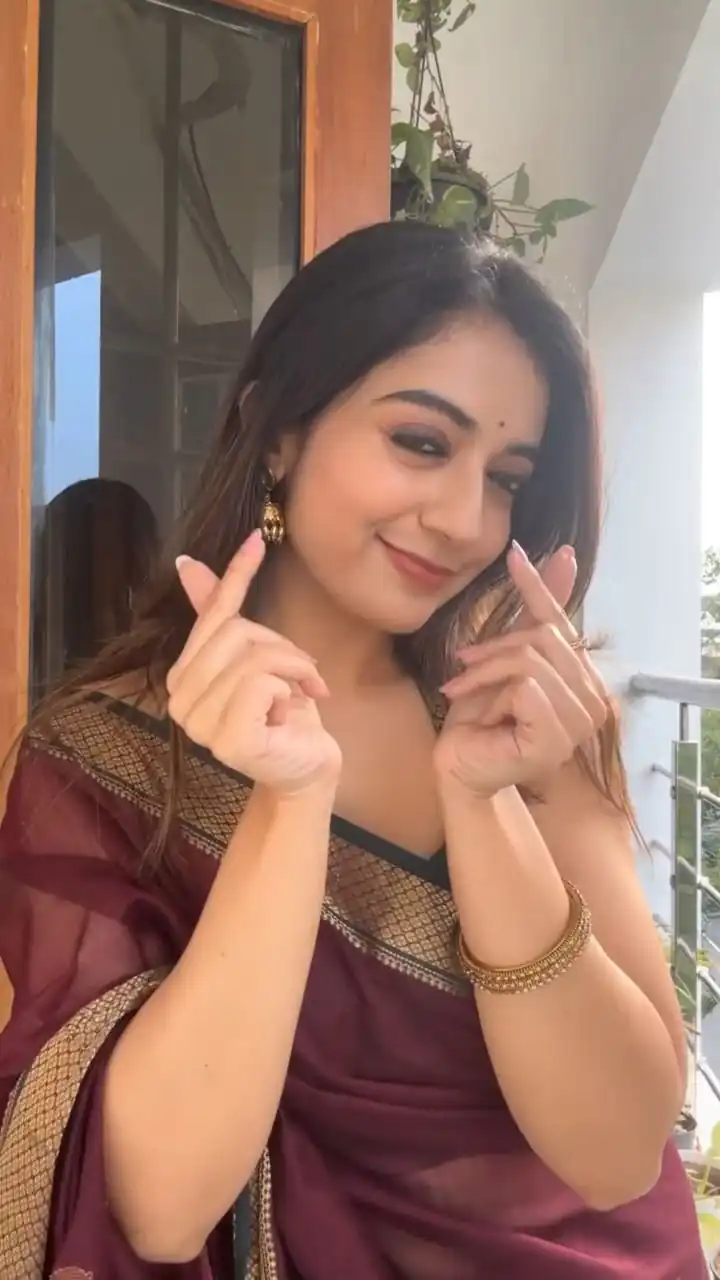 KP 6059 Maroon Soft Lichi Silk Saree with Lace Border & Lace Work. Affordable Price ₹1449. Delivery 4-6 Working Days. Shop now. | Creative Sarees, Embroidered Sarees, Bollywood Sarees, Designer Sarees, Ethnic Saree, Modern Digital sarees, Party Wear Sarees, Sarees