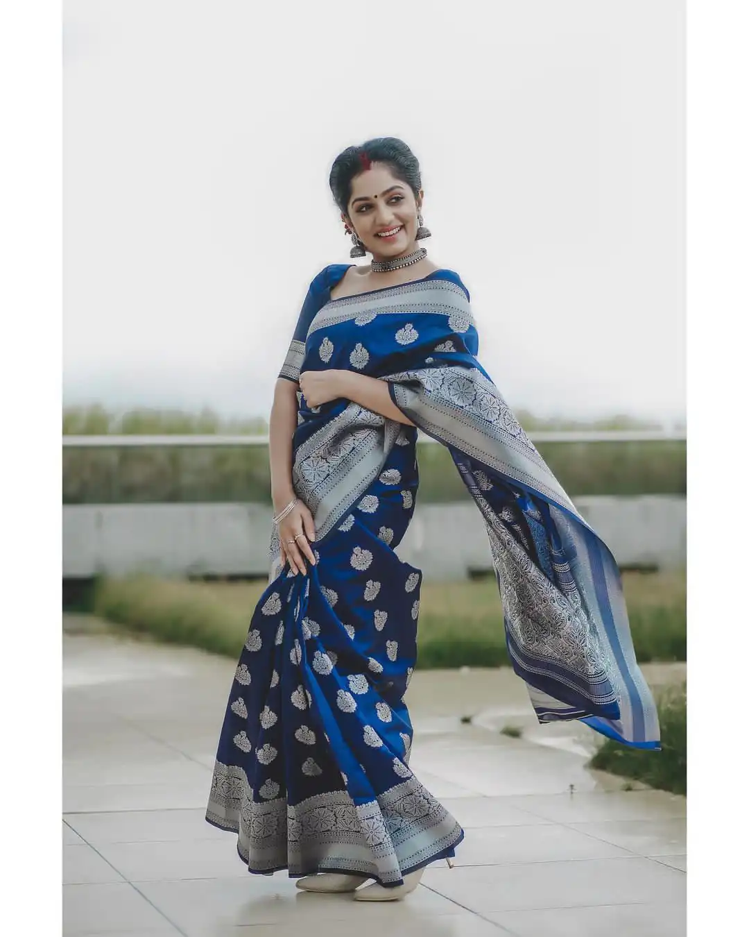KPR 095 Navy Blue Soft Lichi Silk Saree with Lace Border & Lace Work. Affordable Price ₹1399. Delivery 4-6 Working Days. Shop now. | Creative Sarees, Embroidered Sarees, Bollywood Sarees, Designer Sarees, Ethnic Saree, Modern Digital sarees, Party Wear Sarees, Sarees