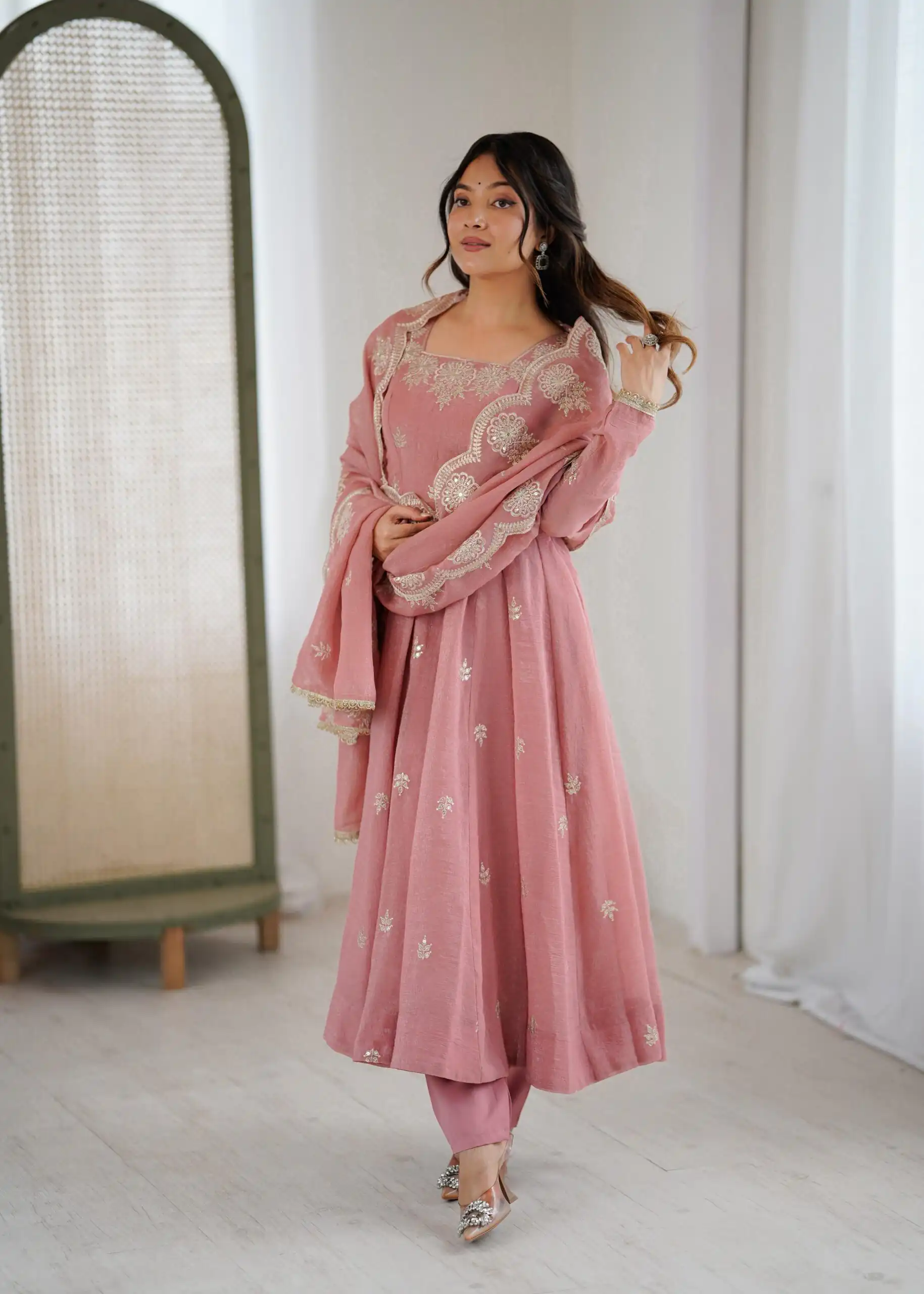 ZF 5011 Onion Crunchy Silk Gown with Embroidery Work. Wedding, Party, Festive, Events Best Price ₹2099. Delivery 4-6 Working Days. Shop now. | Bollywood Gowns, Creative Gowns, Designer Gowns, Embroidered Gowns, Gowns, Party Wear Gowns