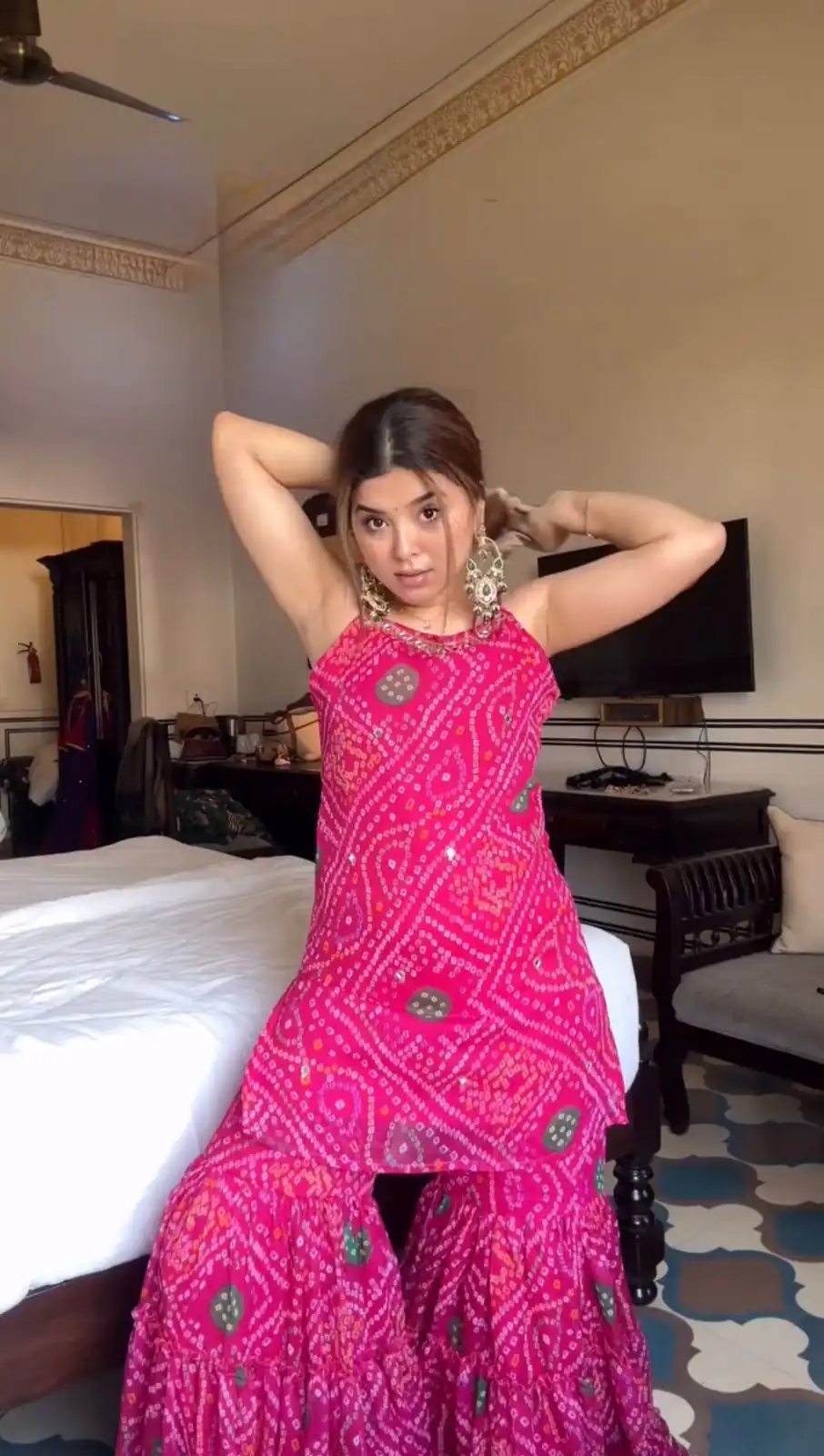 Pink Faux Georgette Printed Mirror Work Salwar Suit - Image 4