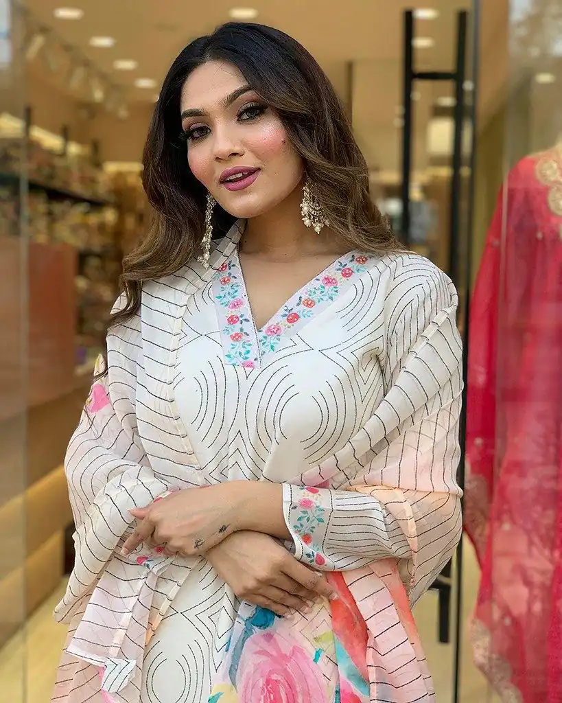 White Maslin Digital Printed Salwar Suit - Image 11