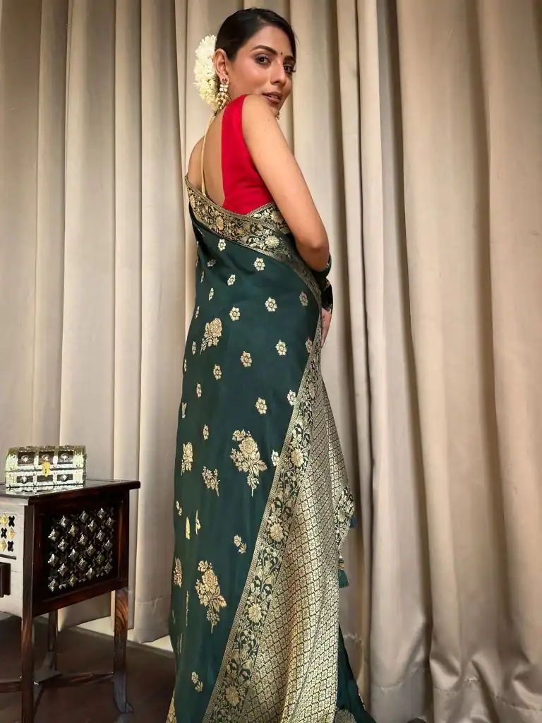 Green Lichi Silk Jacquard Work Saree - Image 3