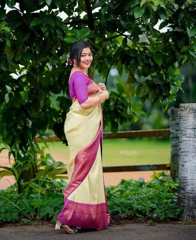 KPR 149 Cream in Soft Lichi Silk Lace Work & Lace Border Saree. Affordable Price ₹1449. Delivery 4-6 Working Days. Shop now. | Creative Sarees, Bollywood Sarees, Designer Sarees, Embroidered Sarees, Ethnic Saree, Modern Digital sarees, Party Wear Sarees, Sarees