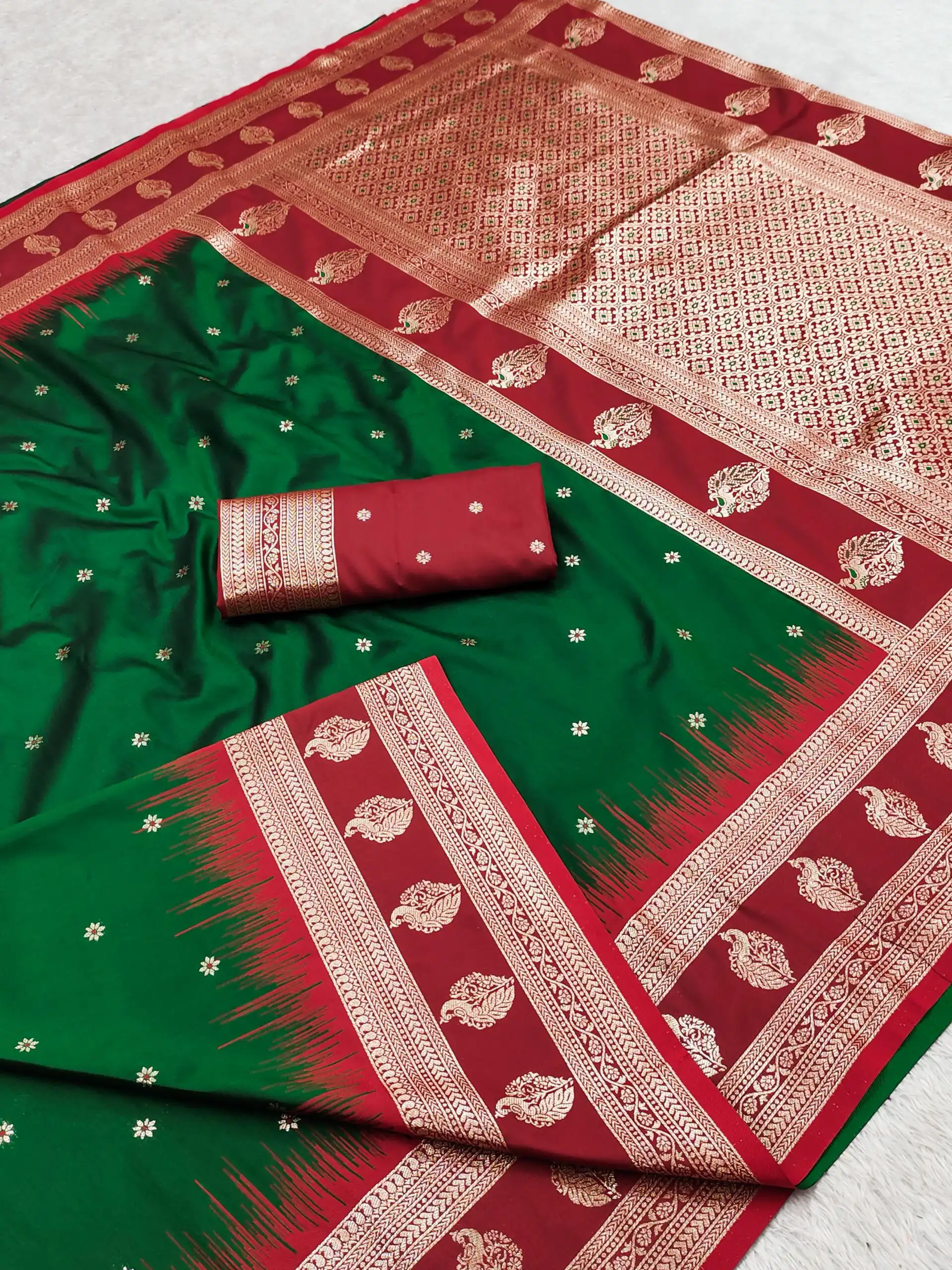 MB 188 Green in Banarasi Silk Zari Work & Lace Work Saree .Wedding, Party, Festive, Events, Now at just ₹2049. Delivery 4-6 Working Days. Shop now. | Creative Sarees, Bollywood Sarees, Designer Sarees, Embroidered Sarees, Ethnic Saree, Modern Digital sarees, Party Wear Sarees, Sarees