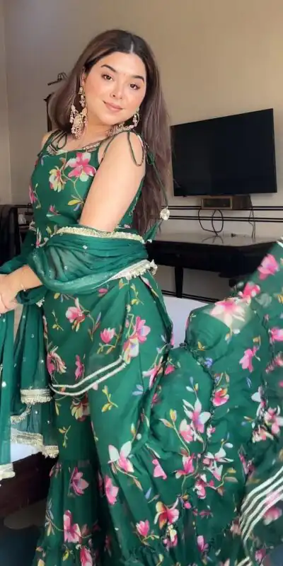 KD 1562 Green Faux Georgette Salwar Suit Perfect for Wedding, Party, Ethnic Day, Traditional Day, Family Gatherings – . Exclusive Offer ₹2099. Deliver | Casual Suits, Jump Suits, Creative suits, Designer Suits, Palazzo Suits, Party Wear Suits, Patiala Suits, Salwar suit, Straight Suits