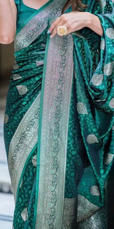 KPR 252 Green in Soft Lichi Silk Lace Work & Lace Border Saree. Affordable Price ₹1449. Delivery 4-6 Working Days. Shop now. | Creative Sarees, Bollywood Sarees, Designer Sarees, Embroidered Sarees, Ethnic Saree, Modern Digital sarees, Party Wear Sarees, Sarees