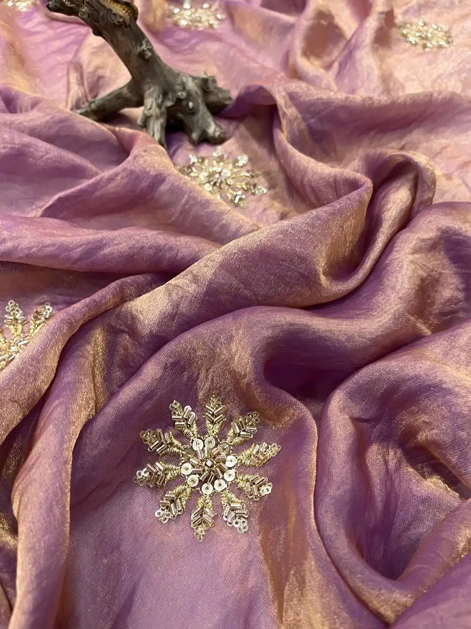 BT 3142 Purple Fandy Satin Silk Saree Perfect for Wedding, Party, Karwa Chauth, Reception, Pooja – . Festive Deal ₹1999. Delivery 4-6 Working Days. | Creative Sarees, Bollywood Sarees, Designer Sarees, Embroidered Sarees, Ethnic Saree, Modern Digital sarees, Party Wear Sarees, Sarees