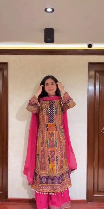 Classic Pink Georgette Mirror Digital Print Salwar Suit