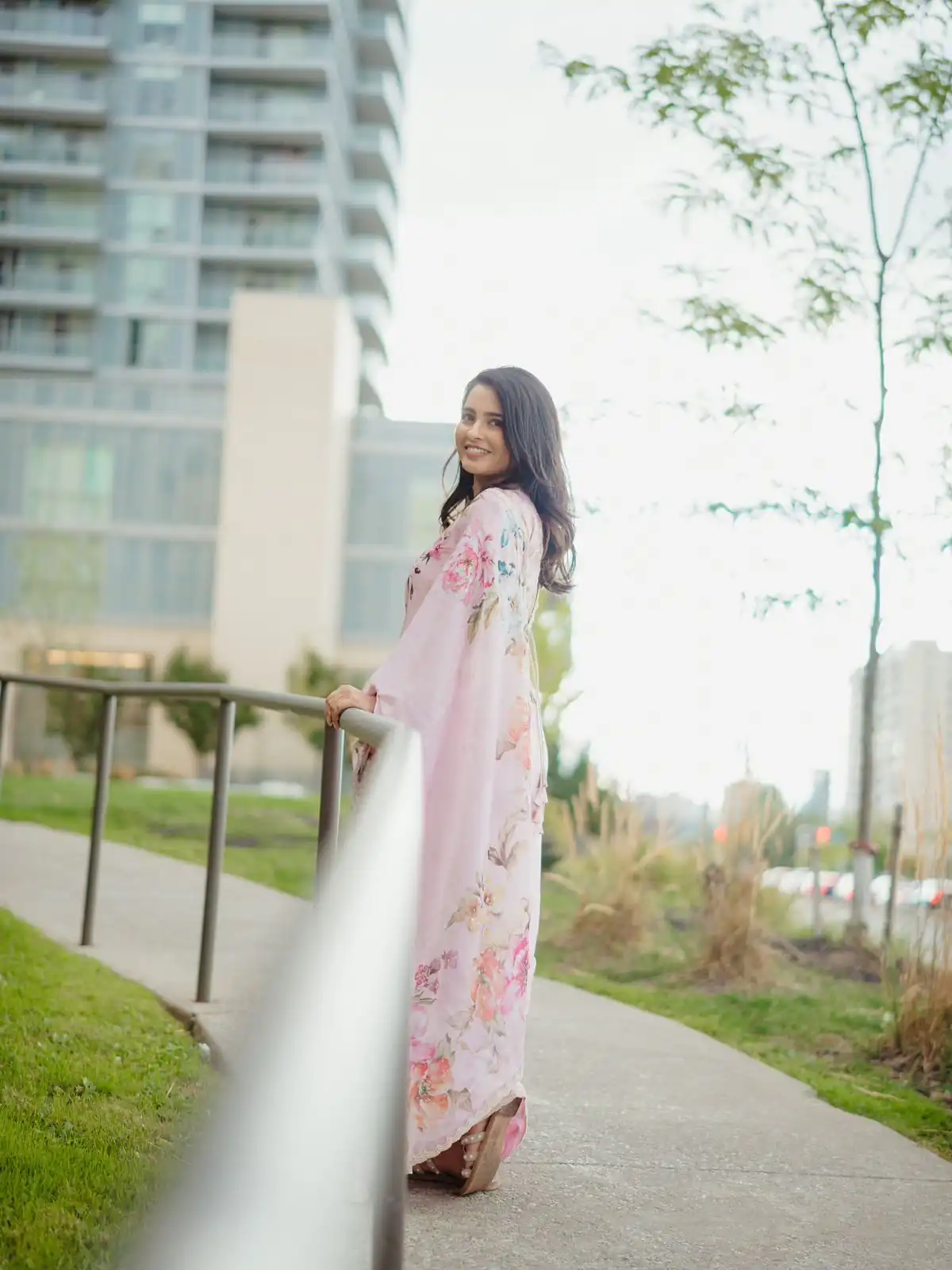 Light Pink Soft Tebby Floral Print Handwork Work Saree - Image 4