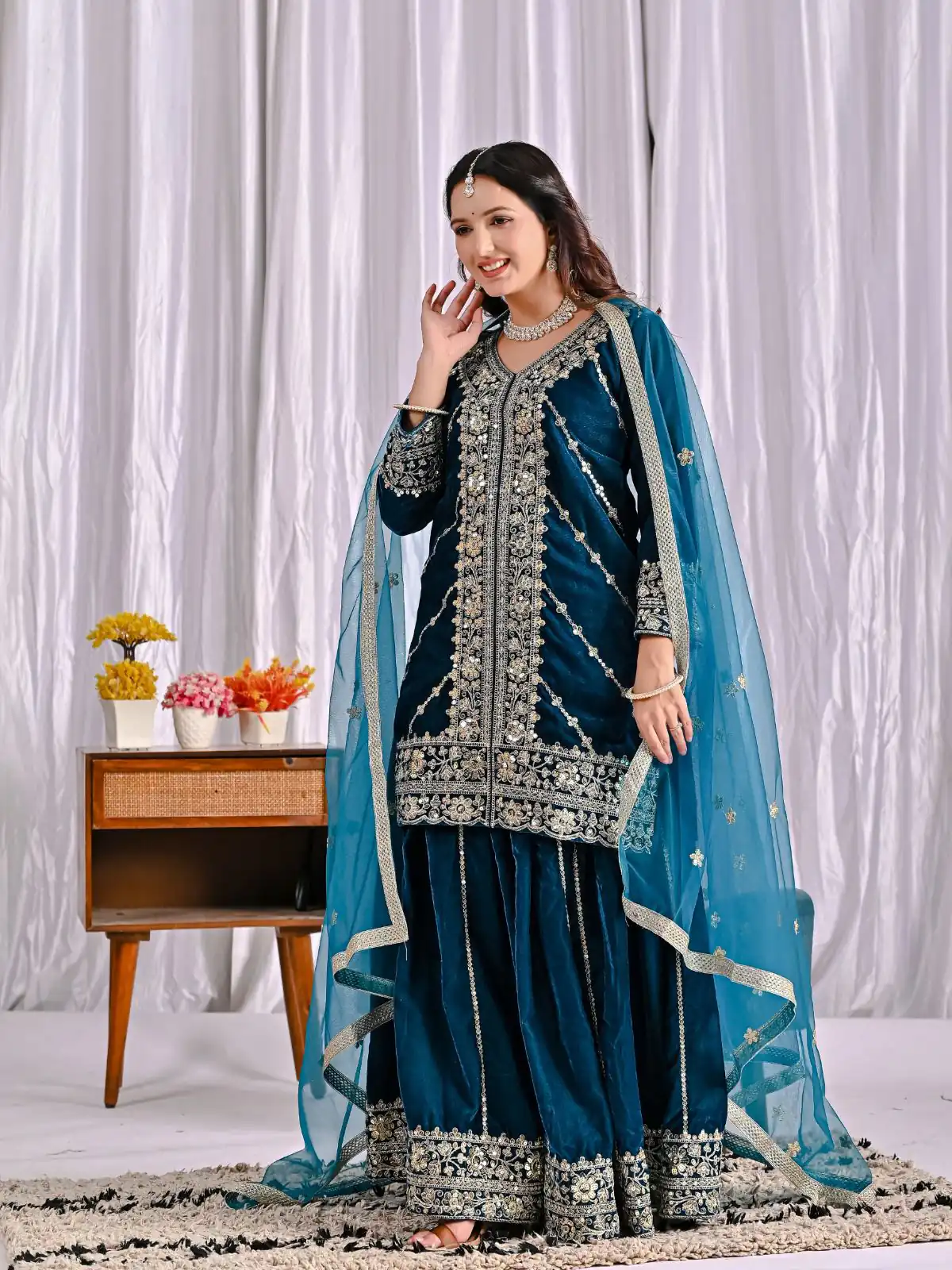 Navy Blue Viscous Velvet  Embroidery Work Salwar Suit - Image 2