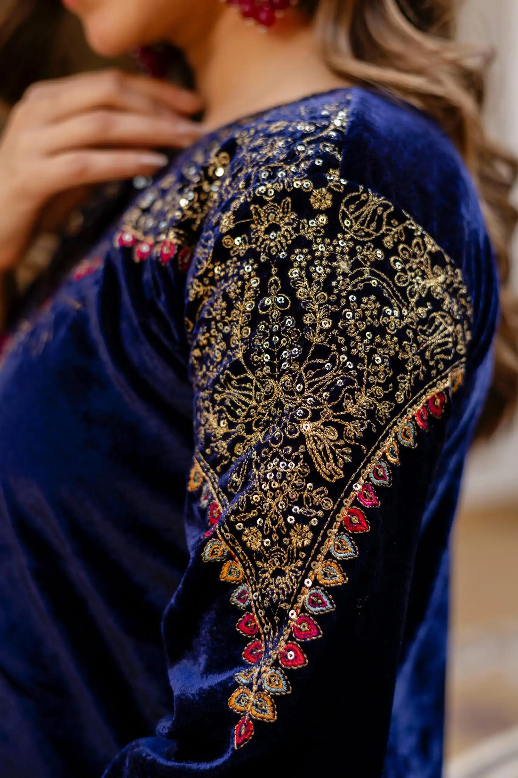 Navy Blue 9000 Velvet Embroider Lace Work Salwar Suit - Image 14