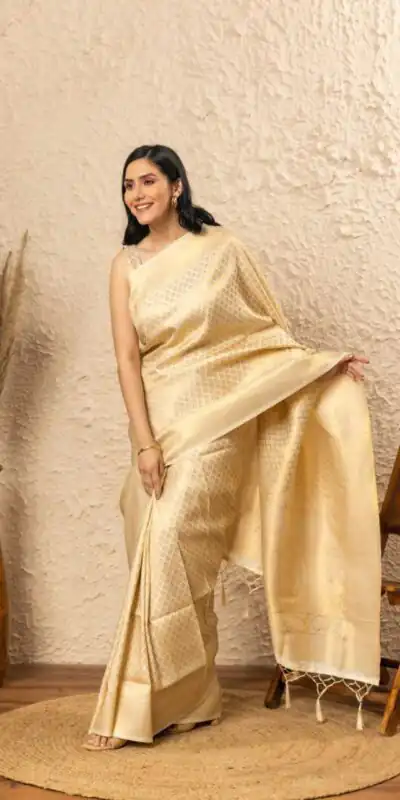 KPR 073 Off White Soft Lichi Silk Saree Perfect for Wedding, Party, Reception, Diwali, Ethnic Day – . Affordable Price ₹1299. Delivery 4-6 Working Days. | Creative Sarees, Bollywood Sarees, Designer Sarees, Embroidered Sarees, Ethnic Saree, Modern Digital sarees, Party Wear Sarees, Sarees