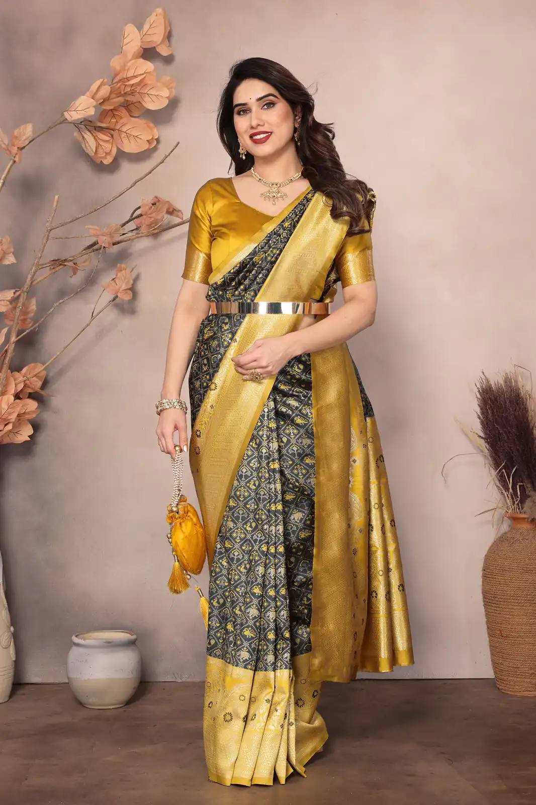 Black Lichi Silk Jacquard Rich Pallu Saree - Image 2