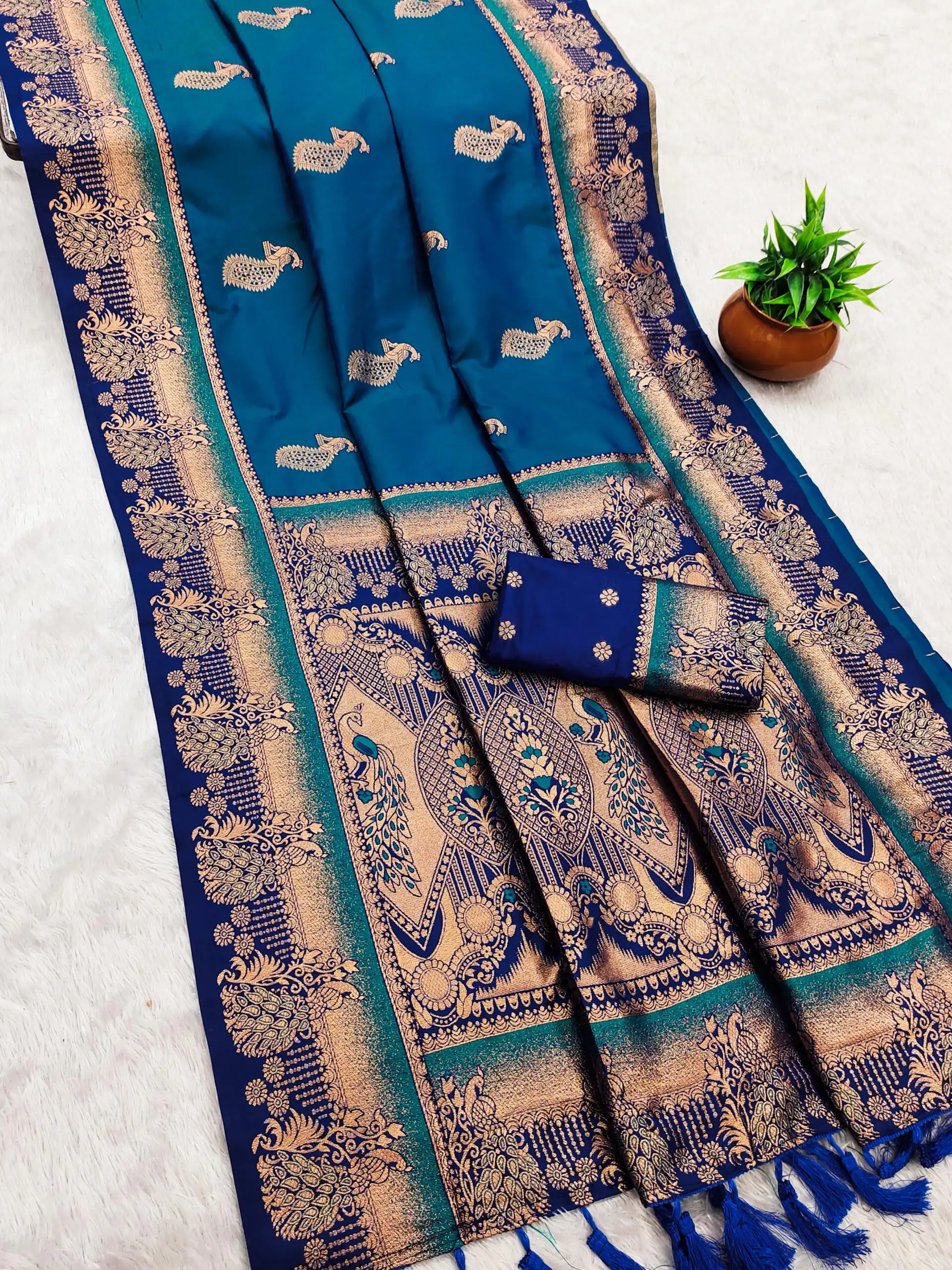 MB 1013 Blue Color Paithani silk Saree with Zari Work & Lace Work. Festive Deal ₹2399. Delivery 4-6 Working Days. Shop now. | Creative Sarees, Bollywood Sarees, Designer Sarees, Embroidered Sarees, Ethnic Saree, Modern Digital sarees, Party Wear Sarees, Sarees