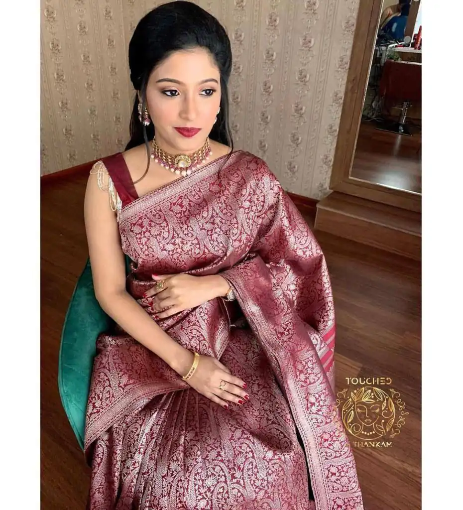 KPR 125 Wine Soft Lichi Silk Saree Perfect for Wedding, Party, Reception, Diwali, Ethnic Day – . Affordable Price ₹1299. Delivery 4-6 Working Days. | Creative Sarees, Bollywood Sarees, Designer Sarees, Embroidered Sarees, Ethnic Saree, Modern Digital sarees, Party Wear Sarees, Sarees