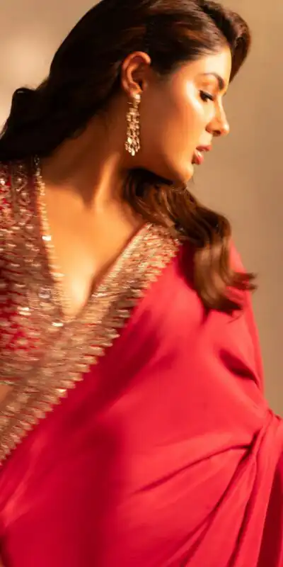 NC 5514 Red Soft Rangoli Silk Saree with Embroidery Work & Lace Work. Special Price ₹1949. Delivery 4-6 Working Days. Shop now. | Creative Sarees, Bollywood Sarees, Designer Sarees, Embroidered Sarees, Ethnic Saree, Modern Digital sarees, Party Wear Sarees, Sarees