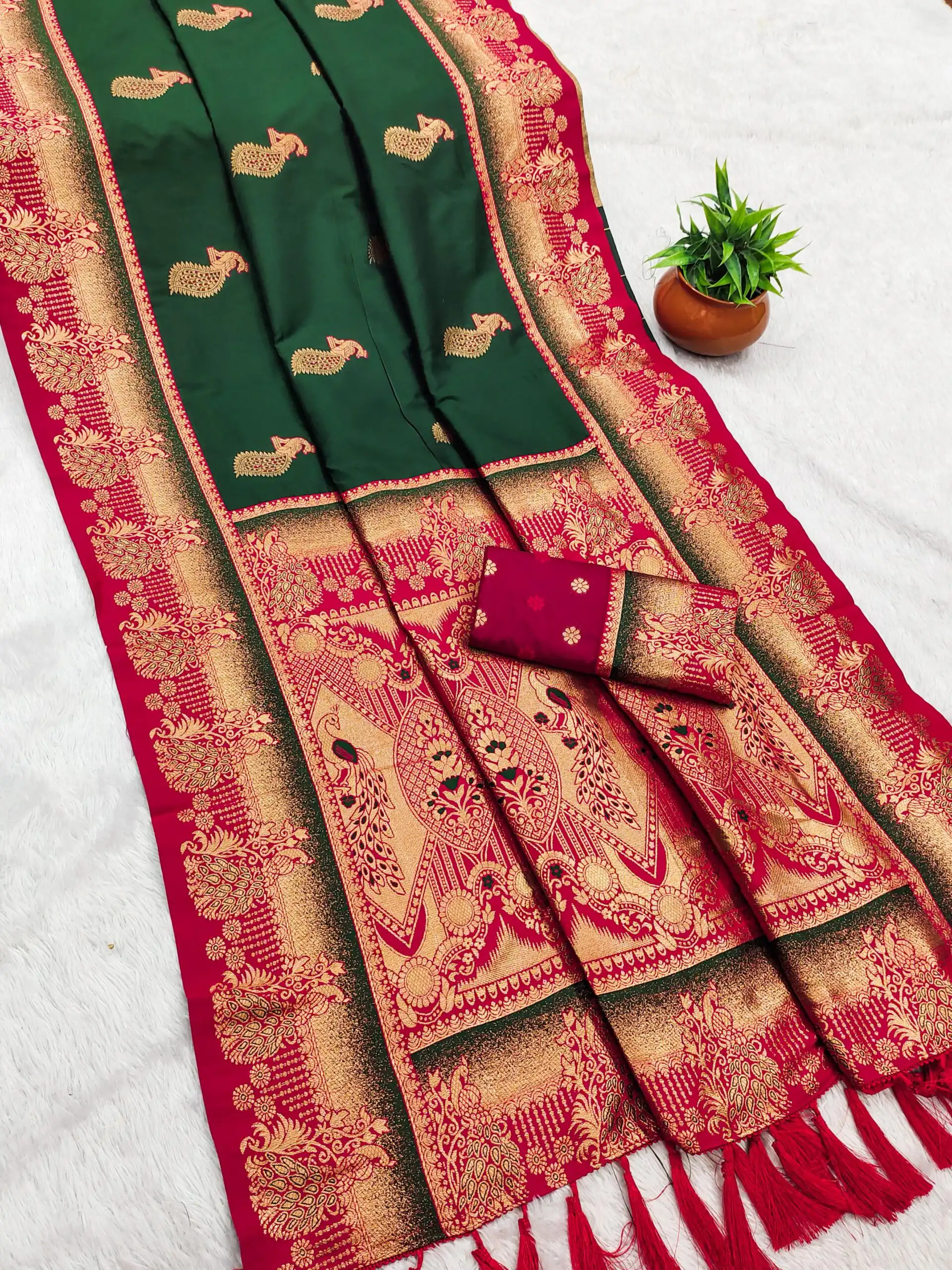 MB 1013 Green Color Paithani silk Saree with Zari Work & Lace Work. Festive Deal ₹2399. Delivery 4-6 Working Days. Shop now. | Creative Sarees, Bollywood Sarees, Designer Sarees, Embroidered Sarees, Ethnic Saree, Modern Digital sarees, Party Wear Sarees, Sarees