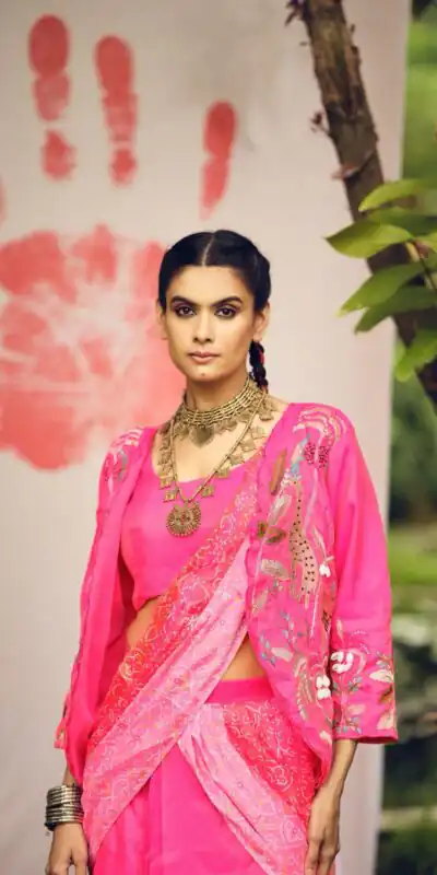 RR 34 Pink Shimmer Saree Perfect for Wedding, Party, Cultural Events, Durga Puja, Reception – . Best Price ₹2049. Delivery 4-6 Working Days. Shop now. | Creative Sarees, Bollywood Sarees, Designer Sarees, Embroidered Sarees, Ethnic Saree, Modern Digital sarees, Party Wear Sarees, Sarees