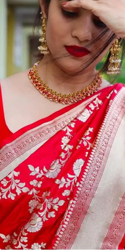 KPR 110 Red Soft Lichi Silk Saree Perfect for Wedding, Party, Reception, Diwali, Ethnic Day – . Affordable Price ₹1299. Delivery 4-6 Working Days. | Creative Sarees, Bollywood Sarees, Designer Sarees, Embroidered Sarees, Ethnic Saree, Modern Digital sarees, Party Wear Sarees, Sarees