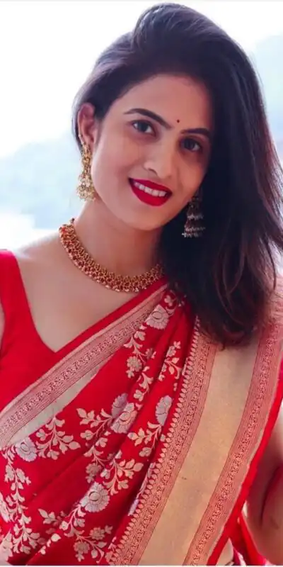 KPR 110 Red Soft Lichi Silk Saree Perfect for Wedding, Party, Reception, Diwali, Ethnic Day – . Affordable Price ₹1299. Delivery 4-6 Working Days. | Creative Sarees, Bollywood Sarees, Designer Sarees, Embroidered Sarees, Ethnic Saree, Modern Digital sarees, Party Wear Sarees, Sarees