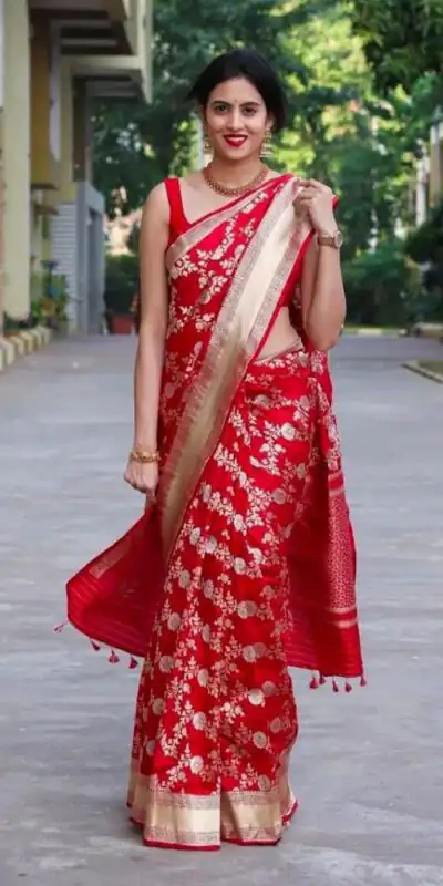 KPR 110 Red Soft Lichi Silk Saree Perfect for Wedding, Party, Reception, Diwali, Ethnic Day – . Affordable Price ₹1299. Delivery 4-6 Working Days. | Creative Sarees, Bollywood Sarees, Designer Sarees, Embroidered Sarees, Ethnic Saree, Modern Digital sarees, Party Wear Sarees, Sarees