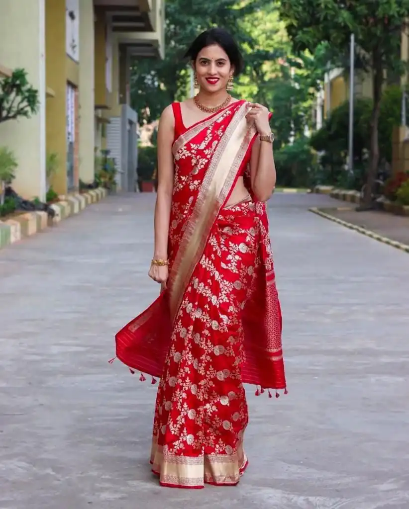 KPR 110 Red Soft Lichi Silk Saree Perfect for Wedding, Party, Reception, Diwali, Ethnic Day – . Affordable Price ₹1299. Delivery 4-6 Working Days. | Creative Sarees, Bollywood Sarees, Designer Sarees, Embroidered Sarees, Ethnic Saree, Modern Digital sarees, Party Wear Sarees, Sarees