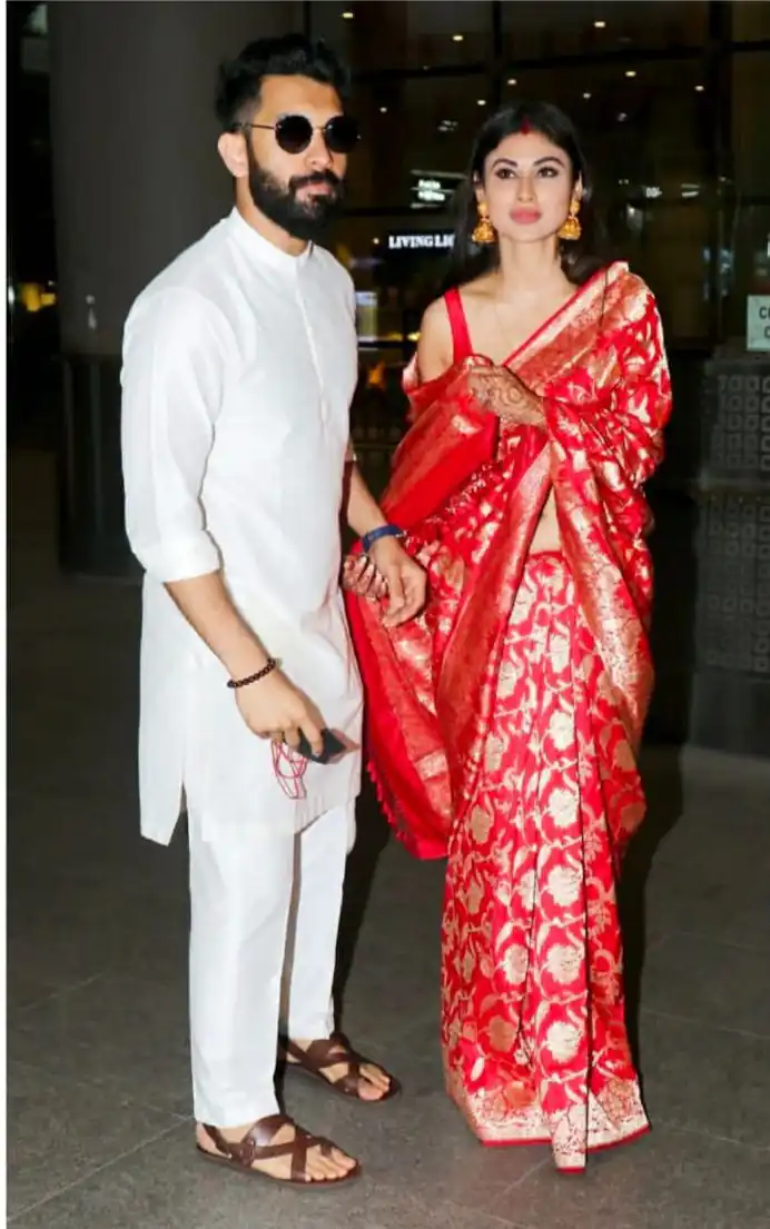 KPR 115 Red Color Soft Lichi Silk Saree with Lace Border & Lace Work. Best Price ₹1399. Delivery 4-6 Working Days. Shop now. | Creative Sarees, Bollywood Sarees, Designer Sarees, Embroidered Sarees, Ethnic Saree, Modern Digital sarees, Party Wear Sarees, Sarees