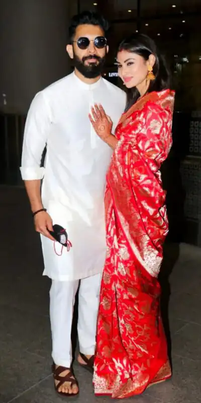 KPR 115 Red Color Soft Lichi Silk Saree with Lace Border & Lace Work. Best Price ₹1399. Delivery 4-6 Working Days. Shop now. | Creative Sarees, Bollywood Sarees, Designer Sarees, Embroidered Sarees, Ethnic Saree, Modern Digital sarees, Party Wear Sarees, Sarees