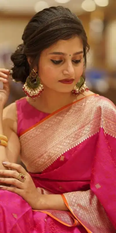 ES 8264 Red Color Soft Lichi Silk Saree with Lace Border & Lace Work. Best Price ₹1349. Delivery 4-6 Working Days. Shop now. | Creative Sarees, Bollywood Sarees, Designer Sarees, Embroidered Sarees, Ethnic Saree, Modern Digital sarees, Party Wear Sarees, Sarees