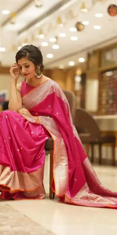 ES 8264 Red Color Soft Lichi Silk Saree with Lace Border & Lace Work. Best Price ₹1349. Delivery 4-6 Working Days. Shop now. | Creative Sarees, Bollywood Sarees, Designer Sarees, Embroidered Sarees, Ethnic Saree, Modern Digital sarees, Party Wear Sarees, Sarees