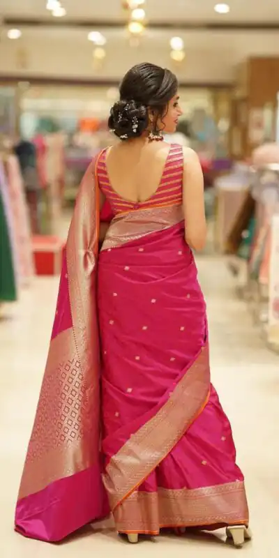 ES 8264 Red Color Soft Lichi Silk Saree with Lace Border & Lace Work. Best Price ₹1349. Delivery 4-6 Working Days. Shop now. | Creative Sarees, Bollywood Sarees, Designer Sarees, Embroidered Sarees, Ethnic Saree, Modern Digital sarees, Party Wear Sarees, Sarees