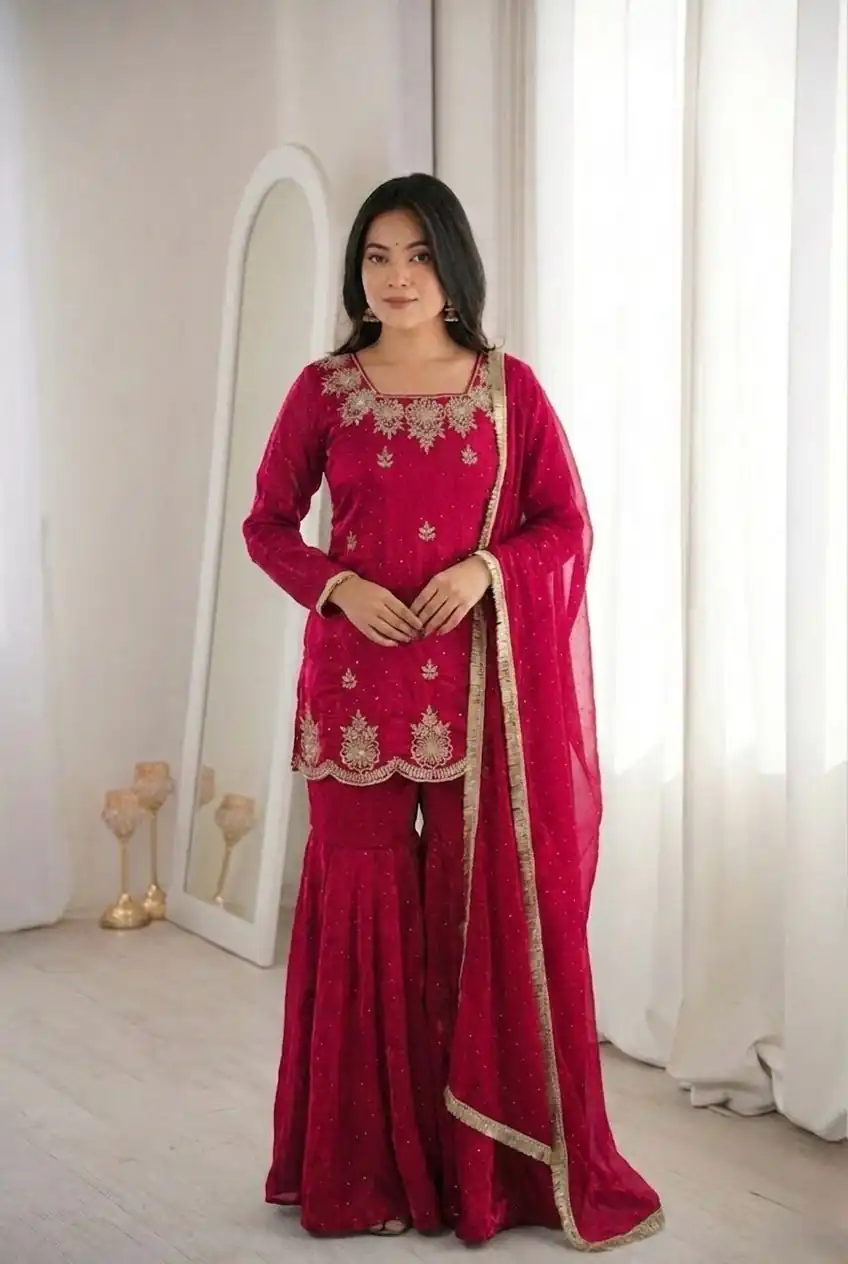 Aglow Red Fendy Silk Embroidery Work Salwar Suit