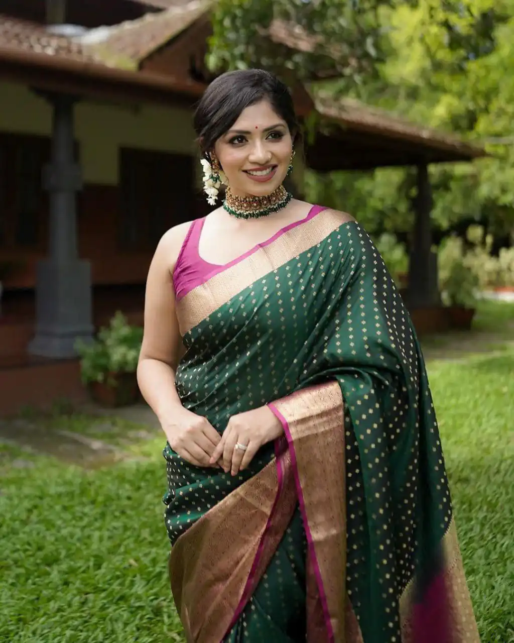 Pretty Green Soft Lichi Silk Jacquard Work Saree - Image 6