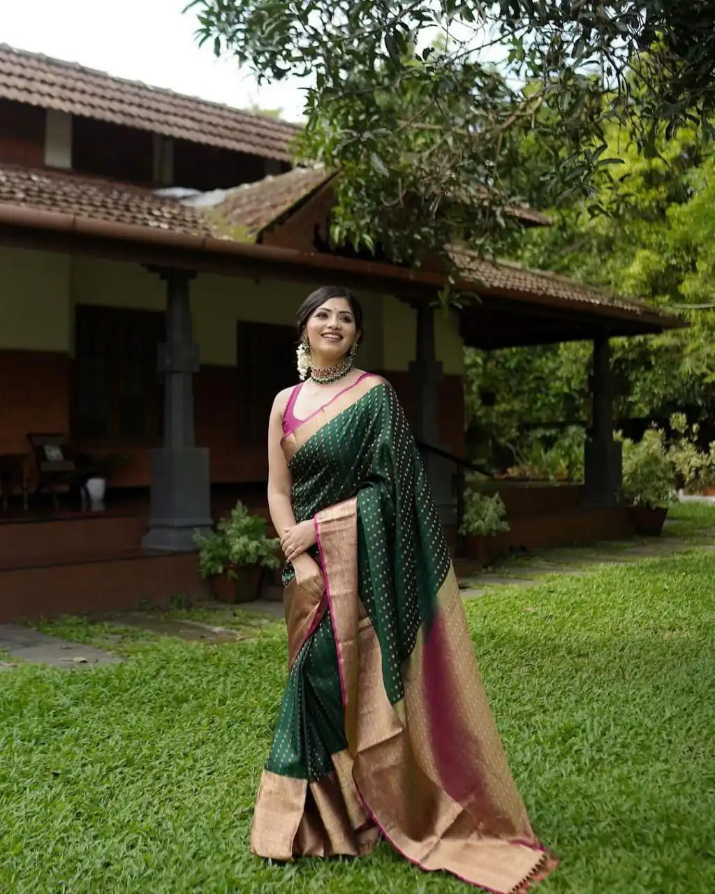 Pretty Green Soft Lichi Silk Jacquard Work Saree