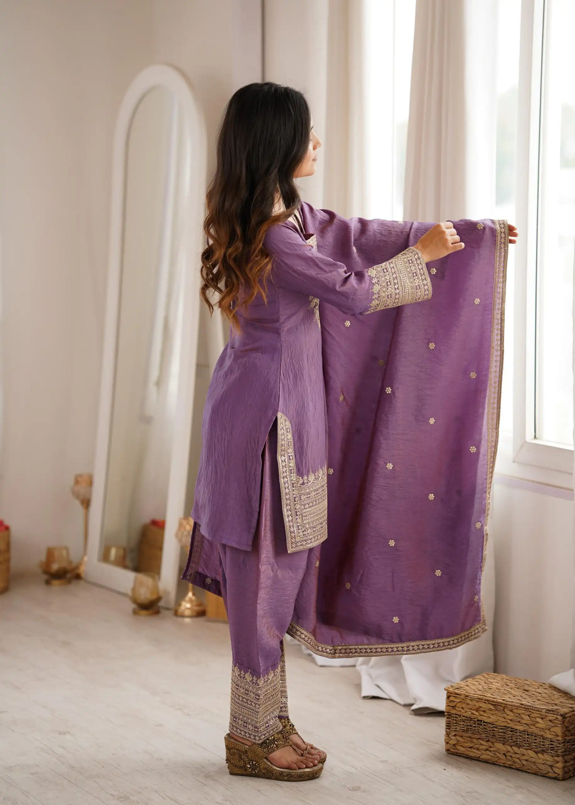 Super Onion Vichitra Silk Embroidery Work Salwar Suit - Image 8