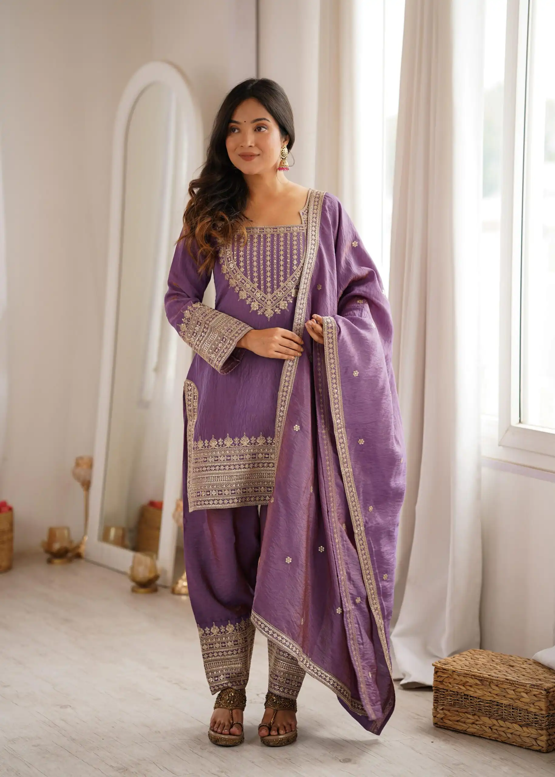 Super Onion Vichitra Silk Embroidery Work Salwar Suit - Image 3