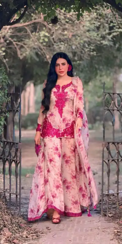 SRK 5352 Red Color Faux Georgette Salwar Suit with Designer Work. Affordable Price ₹2049. Delivery 4-6 Working Days. Shop now. | Casual Suits, Jump Suits, Creative suits, Designer Suits, Palazzo Suits, Party Wear Suits, Patiala Suits, Salwar suit, Straight Suits