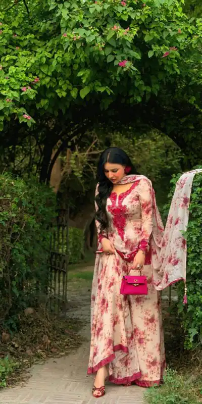 SRK 5352 Red Color Faux Georgette Salwar Suit with Designer Work. Affordable Price ₹2049. Delivery 4-6 Working Days. Shop now. | Casual Suits, Jump Suits, Creative suits, Designer Suits, Palazzo Suits, Party Wear Suits, Patiala Suits, Salwar suit, Straight Suits
