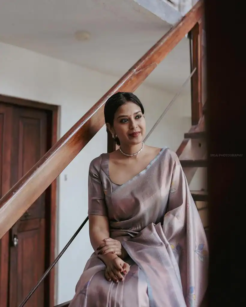 KPR 146 Grey in Soft Lichi Silk Jacquard Work Designer Work Saree . Exclusive Offer ₹1399. Delivery 4-6 Working Days. Shop now. | Creative Sarees, Bollywood Sarees, Designer Sarees, Embroidered Sarees, Ethnic Saree, Modern Digital sarees, Party Wear Sarees, Sarees