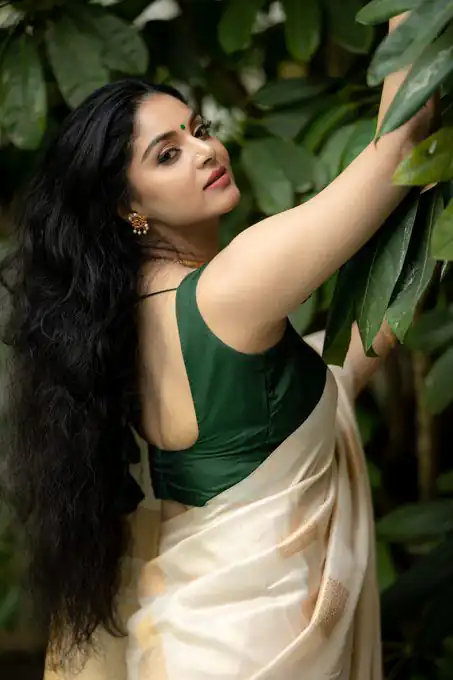 KPR 250 Off White in Soft Lichi Silk Jacquard Work Designer Work Saree . Exclusive Offer ₹1299. Delivery 4-6 Working Days. Shop now. | Creative Sarees, Bollywood Sarees, Designer Sarees, Embroidered Sarees, Ethnic Saree, Modern Digital sarees, Party Wear Sarees, Sarees