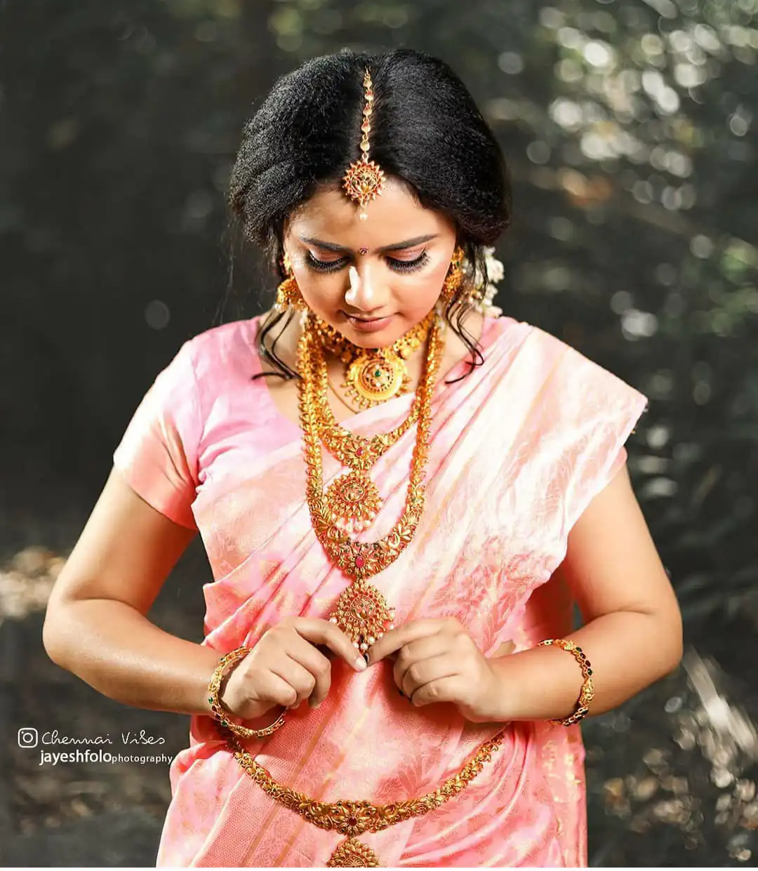 Pretty Peach Soft Lichi Silk Jacquard Work Saree - Image 2