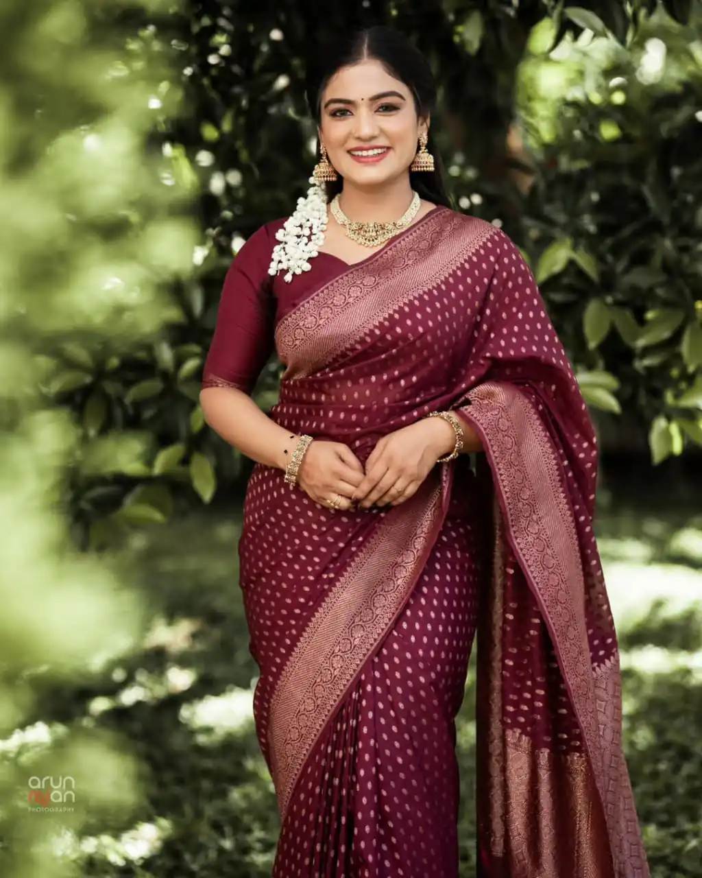 Shiny Maroon Soft Lichi Silk Lace Work Saree - Image 3