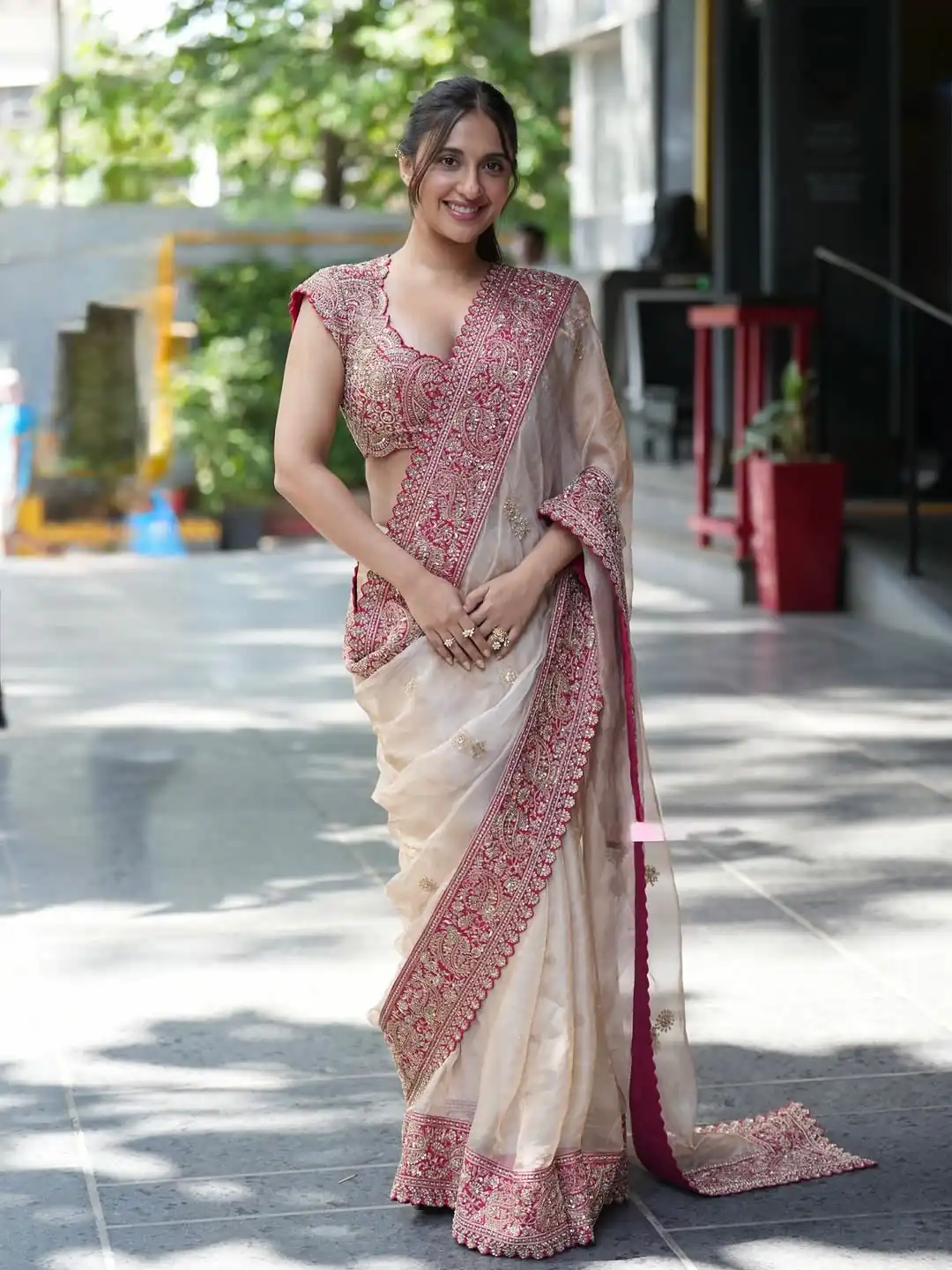 KD 631 Cream Cream Glass Organza Silk Saree Perfect for Wedding, Party, Holi, Haldi, Pooja – . Now at just ₹2099. Delivery 4-6 Working Days. Shop now. | Creative Sarees, Bollywood Sarees, Designer Sarees, Embroidered Sarees, Ethnic Saree, Modern Digital sarees, Party Wear Sarees, Sarees