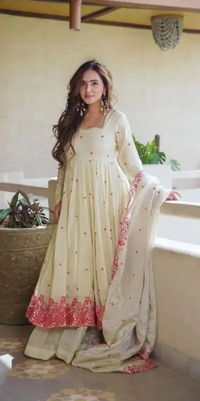 SRK 5360 Off White Dimond Silk Salwar Suit Perfect for Wedding, Party, Cultural Events, Traditional Day, Durga Puja –Affordable Price ₹2449/-. Delivery | Casual Suits, Jump Suits, Creative suits, Designer Suits, Palazzo Suits, Party Wear Suits, Patiala Suits, Salwar suit, Straight Suits