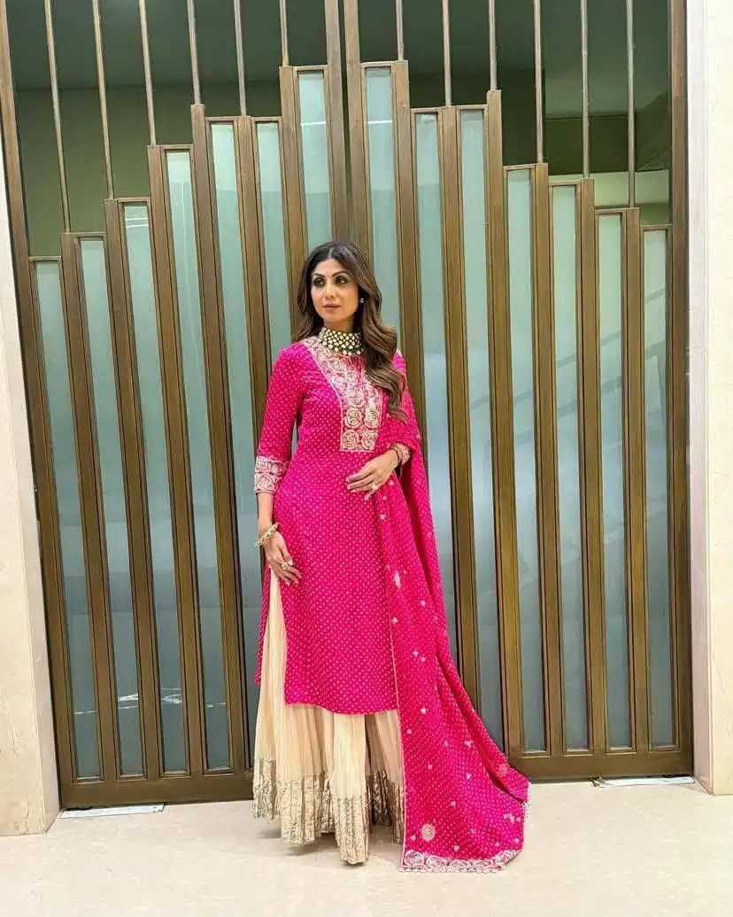 ZB 5049 Pink Faux Georgette Salwar Suit Perfect for Wedding, Party, Family Gatherings, Sangeet, Housewarming – . Affordable Price ₹2399. Days | Casual Suits, Jump Suits, Creative suits, Designer Suits, Palazzo Suits, Party Wear Suits, Patiala Suits, Salwar suit, Straight Suits