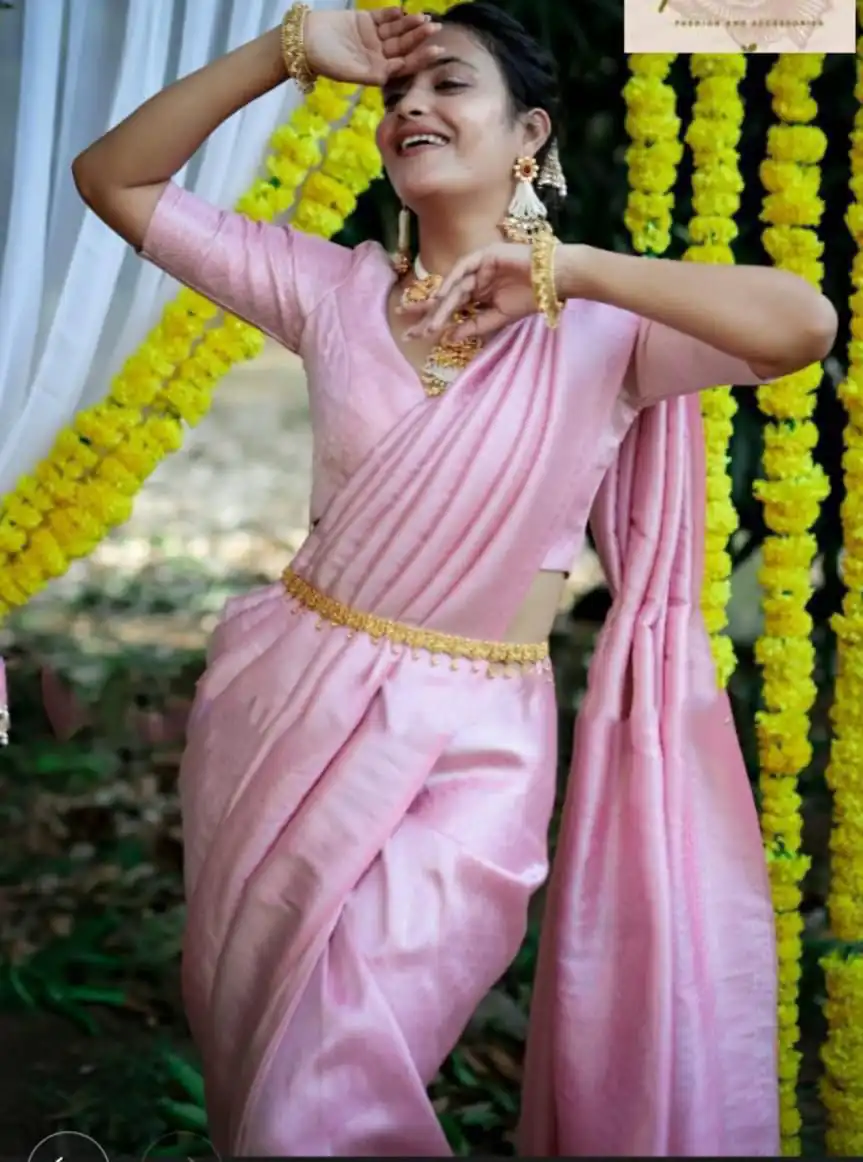 KP 2098 Pink Soft Lichi Silk Cloth Saree Perfect for Wedding, Party, Family Gatherings, Sangeet, Ethnic Day – . Festive Deal ₹1349. Delivery 4-6 Workin | Creative Sarees, Bollywood Sarees, Designer Sarees, Embroidered Sarees, Ethnic Saree, Modern Digital sarees, Party Wear Sarees, Sarees