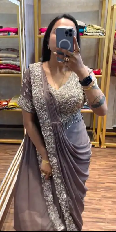 PST 1177 Dusty Rose Chinon Saree erfect for Wedding, Party, Baisakhi, Bridal Wear, Onam – . Special Price ₹2099. Delivery 4-6 Working Days. Shop now. | Creative Sarees, Bollywood Sarees, Designer Sarees, Embroidered Sarees, Ethnic Saree, Modern Digital sarees, Party Wear Sarees, Sarees